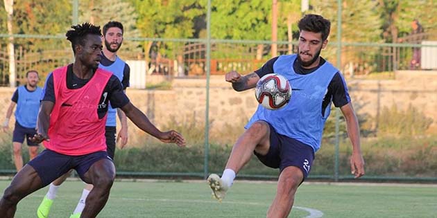 Hatayspor, idmanlarının bitiminde çift kale maçı oynanıyor. Erzurum’da yaklaşık 25