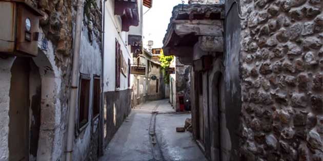 Eski Antakya Girişlerine Tabela… Antakyalı İnşaat Mühendisi Eşref Özkaya, kentimizin