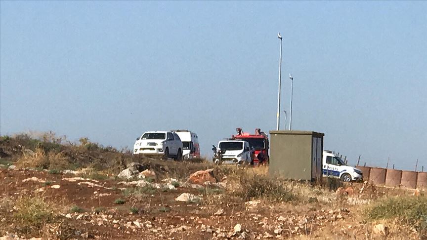 Hatay’ın Reyhanlı ilçesinde, düzensiz göçmenleri taşıyan askeri aracın devrilmesi sonucu