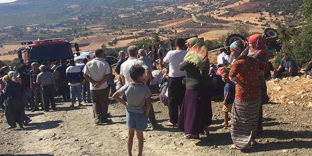 Anne Kurtuldu, Oğlu Öldü… Yayladağı ilçesinde meydana gelen traktör kazasında,