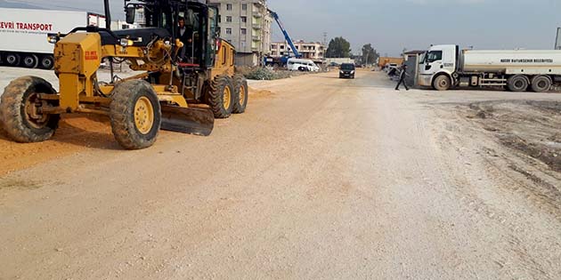 Hatay Büyükşehir Belediyesi (HBB), il genelinde sürdürdüğü yol yapım, bakım