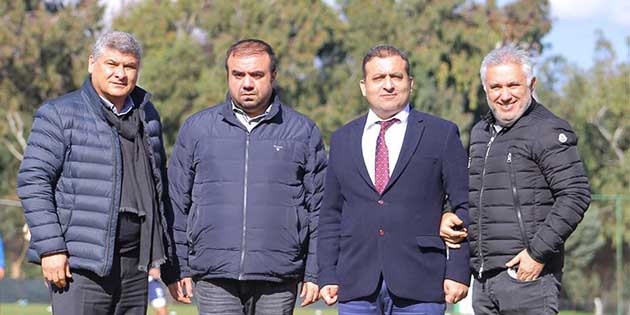 Hatayspor Kulübü Başkanı ile bazı Yöneticiler, takımın Menemenspor maçı öncesi