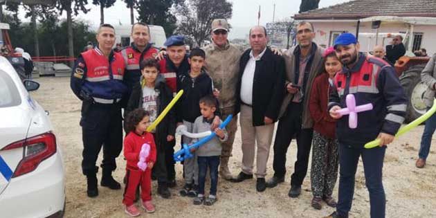 Hatay İl Jandarma Komutanlığı Trafik Şube Müdürlüğü ekipleri, Antakya’daki traktörlerin