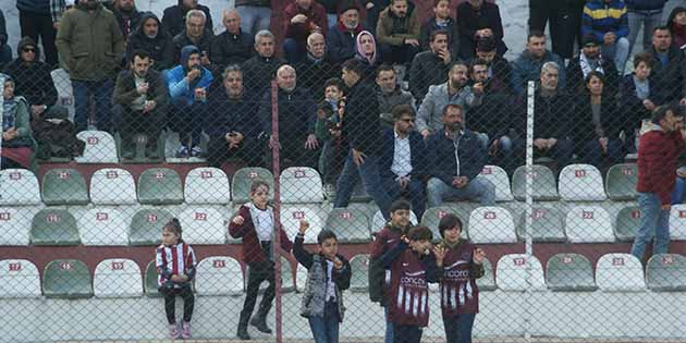 Hatayspor-Menemenspor maçında sonradan tribünlere