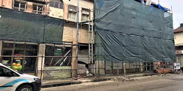 Peki, kaldırımı niye işgal etmişiz? Antakya Belediyesi’nin Bakanlık destekli restorasyon