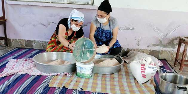 Hatay Dayanışma Ağı’nın Tandır Dayanışması’nda yeni durağı, Defne ilçesi Bostancık