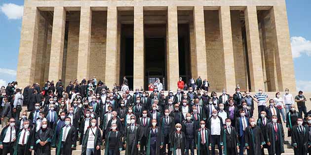 Anıtkabir’e Yürüdü Hatay Barosu