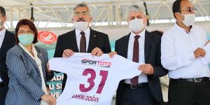 Vali, Hatayspor’u Kutladı