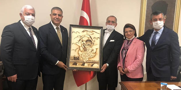 Hatay’ın CHP’li Milletvekilleri; Mehmet Güzelmansur, Suzan Şahin ile İsmet Tokdemir,