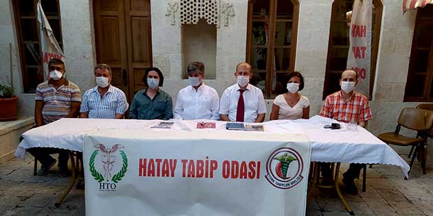 Hatay Tabip Odası’nın (HTO) yeni seçilen Yönetim Kurulu üyeleri, görev