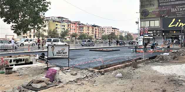 Antakya kent merkezinde, halk