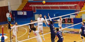 Erkek voleybolcular galip