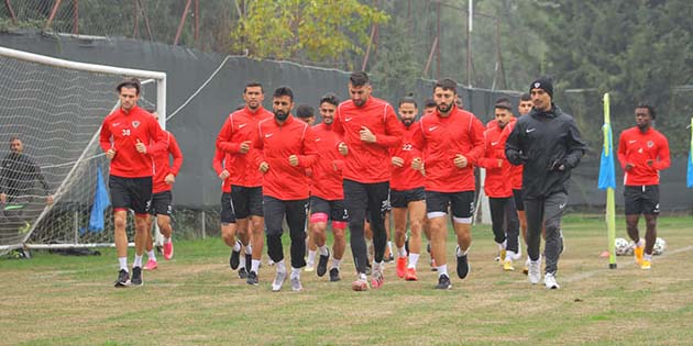 Süper Lig’in 15.hafta son maçında, bugün Antalyaspor ile Hatayspor karşı