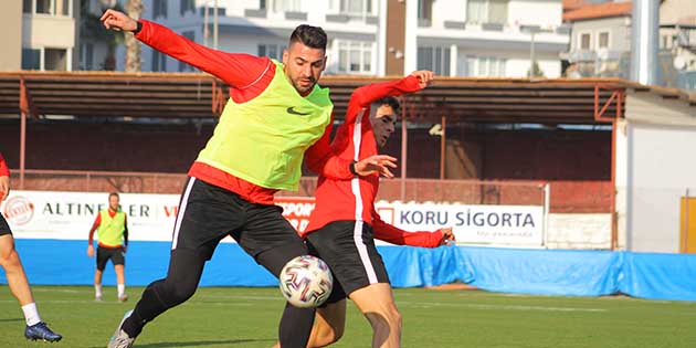 Bordo-Beyazlılar, Beşiktaş maçına hazırlanıyor,