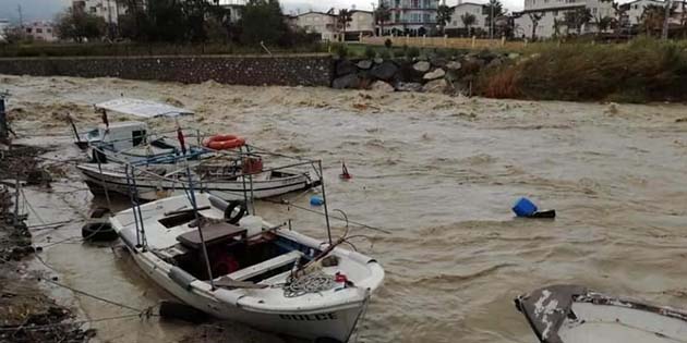 Arsuz’da teknelere, balıkçı barınağına