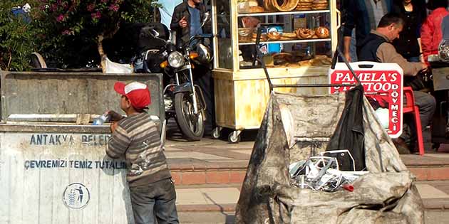 Antakya’dan Defne’ye, her yerdeler…