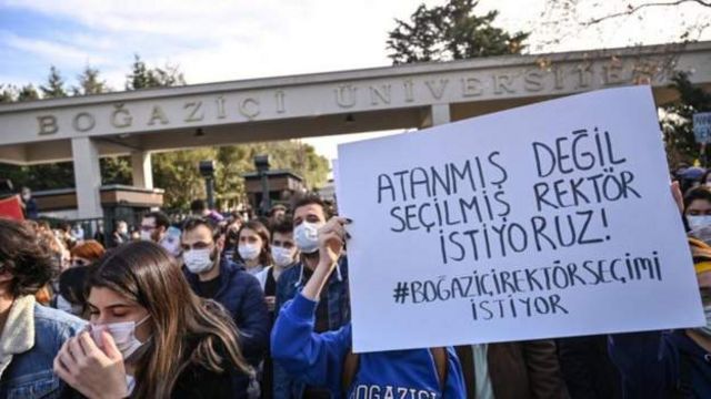 Abacı, Boğaziçi Üniversitesi’nde öğrencilere