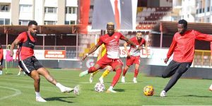 Hatayspor’da Forvetin 3 İsmi Akıntola, Dıouf, Boupendza