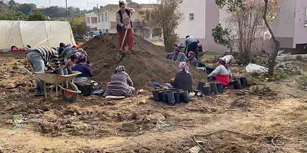 Fidanlı’da kadınlar FİDAN üreterek