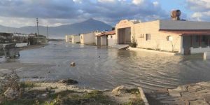 Mart Kapıdan Baktırdı,  Kazma-kürek Yaktırdı