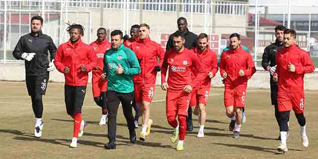 Atakaş Hatayspor’un yarınki rakibi Sivasspor, maç hazırlıklarını sürdürüyor. Sivas ekibi,