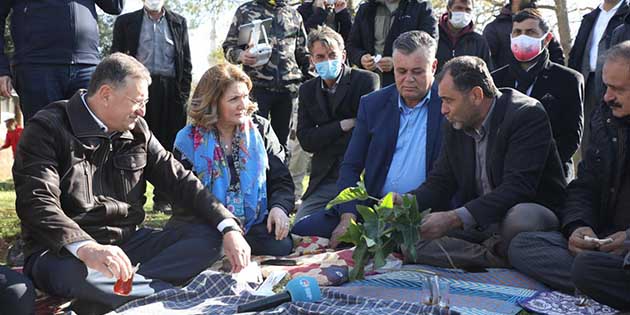 Hatay Büyükşehir Belediye Başkanı Lütfü Savaş, hafta sonunu eşi Nazan