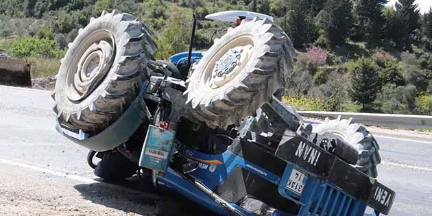 Antakya-Altınözü yolunun Kuruyer mevkiinde römorksuz bir traktör devrildi. Kazada, sürücü