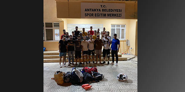 Antakya Belediyespor futbolcuları, dünkü