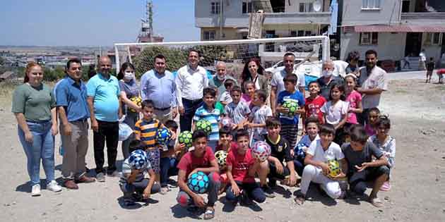 CHP’liler Hem Saha, Hem Spor Malzemesi Sağladı İlimiz Antakya ilçesine