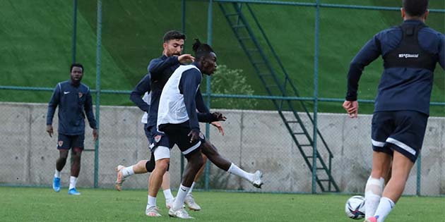 Hatayspor, Erzurum kampında günde iki idmanla çalışmalarını sürdürüyor. Bordo-Beyazlılar, genellikle