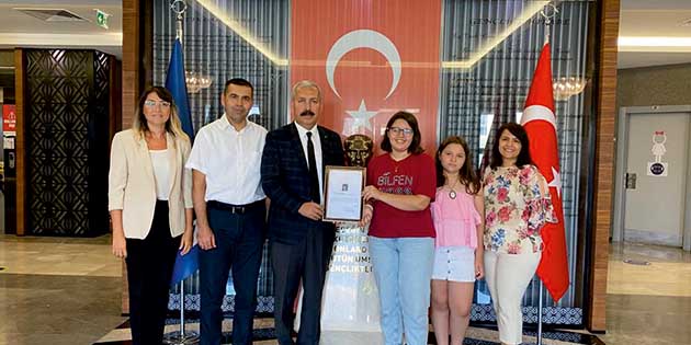 Karahan, LGS Türkiye birincisini ödüllendirdi