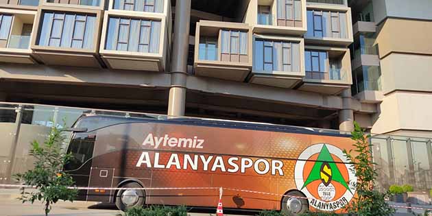 Hatayspor’un, ligin 3.haftasındaki rakibi Alanyaspor, maç için Hatay’da. Alanyaspor kafilesi,