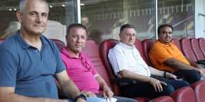 Hatayspor Yöneticileri Tribünde