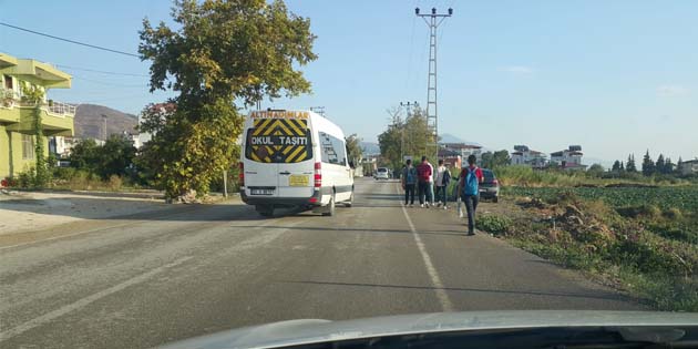 Öğrencilerin trafik güvenliği yok