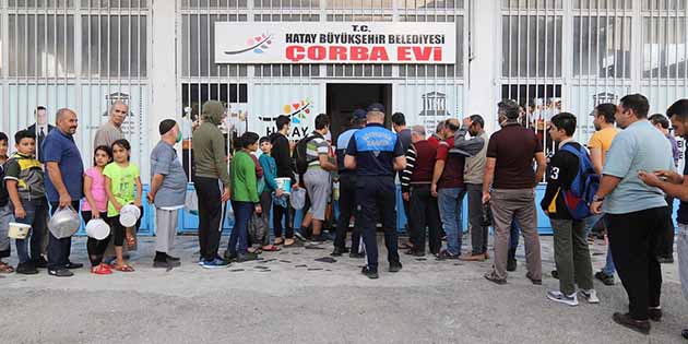 Vatandaşa Ücretsiz Çorba İkramı Hatay Büyükşehir Belediyesi, sosyal belediyecilik kapsamında