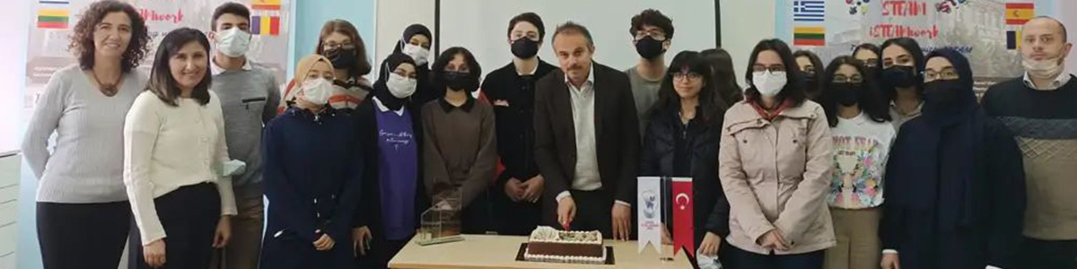 Antakya’daki orta dereceli eğitim kurumlarından Karlısu Sosyal Bilimler Lisesi’nde (SBL),