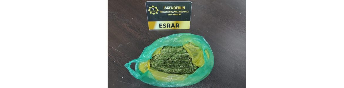 İskenderun’da 2 evde 713 Gr ESRAR, hap ile fişekler ele