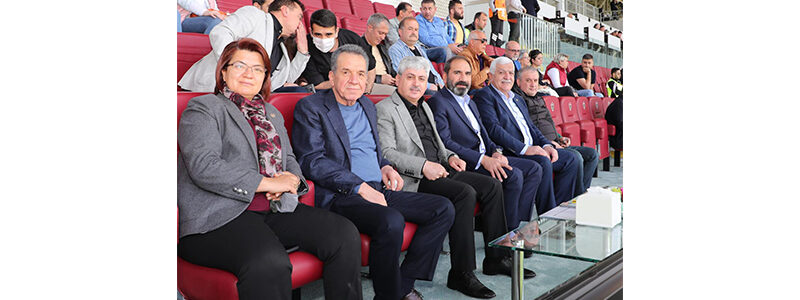 Vali, Sivasspor Başkanıyla Hatayspor Maçında…