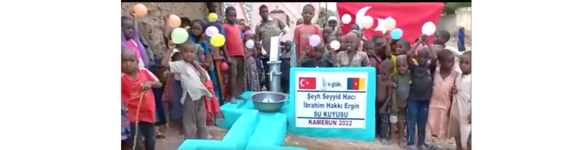  Merhum babaları hayrına  KAMERUN’da