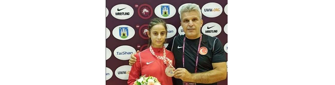 Hatay Büyükşehir Belediyespor Kulübü’nün lisanslı karate sporcusu İrem Öztürk, uluslararası