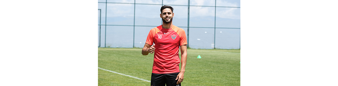 Hatayspor’un yeniden kadrosuna kattığı eski futbolcusu Rayane Aabid, İstanbul’dan Hatay’a