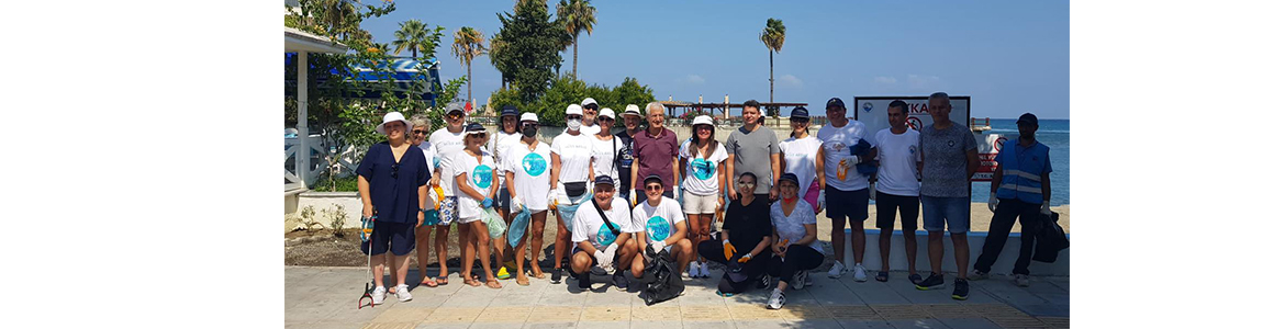 Kaymakam, Belediye Başkanı ve gönüllüler çöp topladı Arsuz turizm bölgesinin