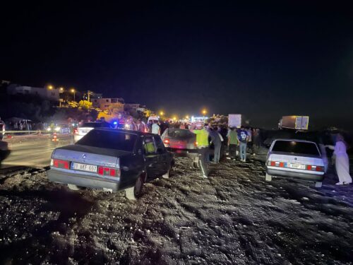 Belen-Kıcı’da 2 otomobil çarpıştı: