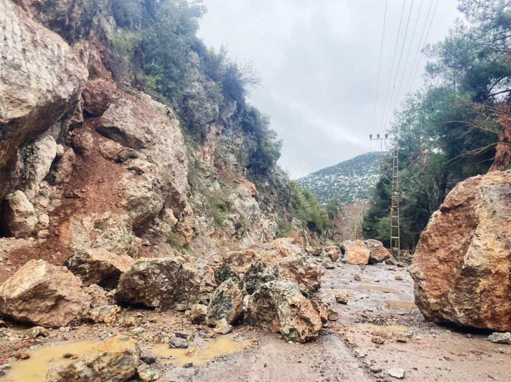 Hassa Yeniyapan/Gazeluşağı/Akbez yolu depremden