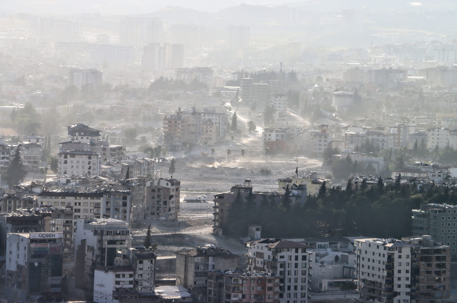 6 Şubat depreminden sonra Antakya kent merkezinde yaşanan yıkım ve