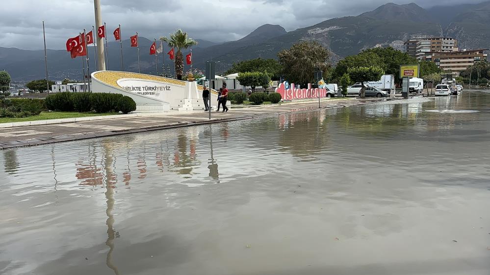 İskenderun sahilinde deprem sonucu