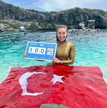 Şahika Ercümen’den 100. Yıla Özel Rekor