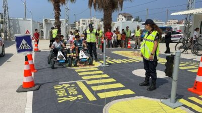 İlimiz Hatay’ın İskenderun ilçesinde depremzede çocuklar Jandarma’nın Gezici Eğitim TIR’ı