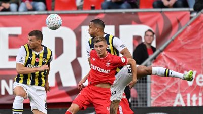 Fenerbaçe Hollanda temsilcisi Twente’yi ikinci maçta da 1-0 yenerek  UEFA