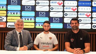 Hatayspor kulübü haftalar öncesinde kadrosuna bağladığı yeni transferlerle imza töreni
